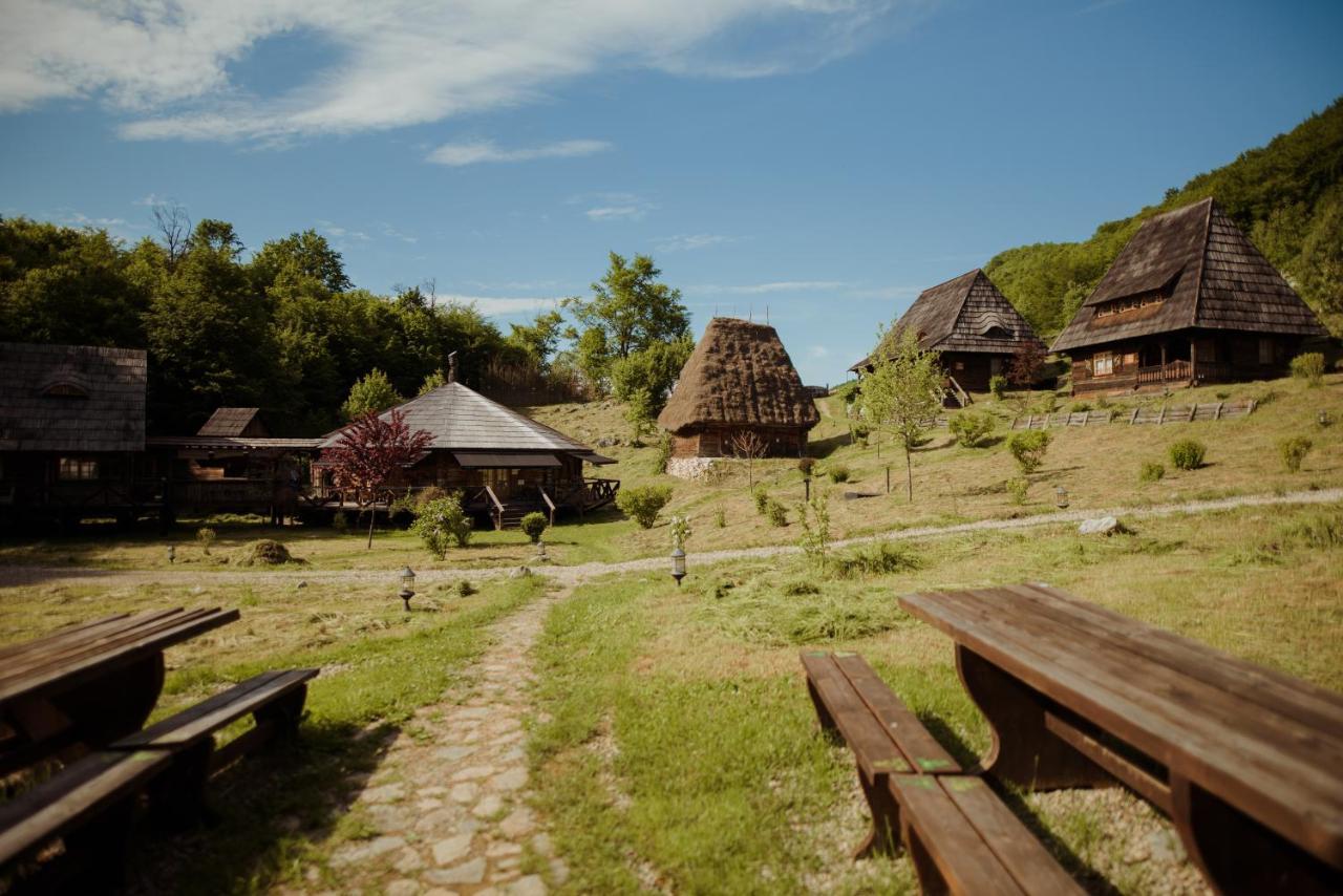 Raven'S Nest - The Hidden Village, Transylvania - Romania Sub Piatra Zewnętrze zdjęcie